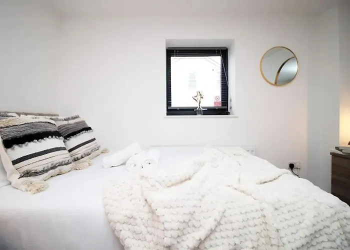 A Stylish - 1 Bedroom Flat
